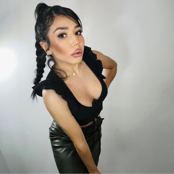 Green Leather Skirt - Picture 5 of 7